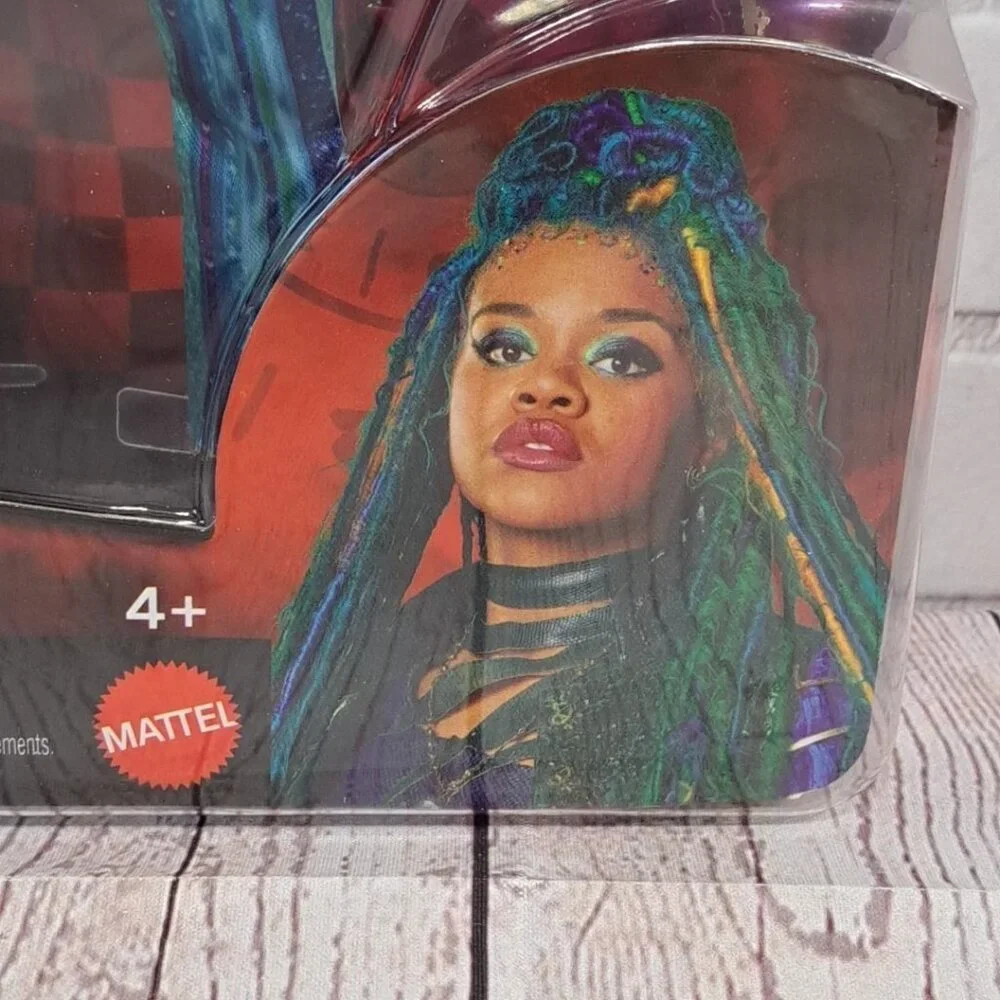 NEW Disney Descendants Rise Of Red ULIANA(Ursula Younger Sister) 11